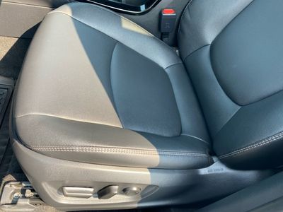 2024 Toyota Corolla Cross — photo 12 view