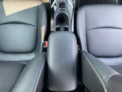 2024 Toyota Corolla Cross — photo 9 view