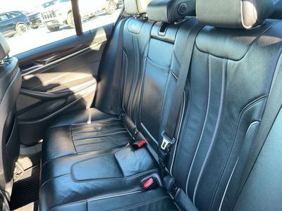 2019 BMW 5 Series — photo 10 view
