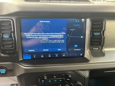 2024 Ford Bronco — photo 8 view