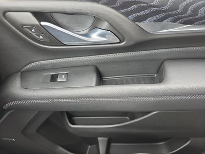 2023 GMC Yukon — photo 11 view