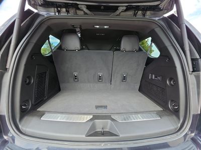 2023 GMC Yukon — photo 12 view