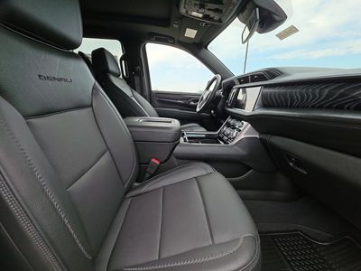 2023 GMC Yukon — photo 10 view