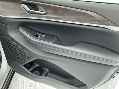 2026 Jeep Grand Cherokee — photo 13 view