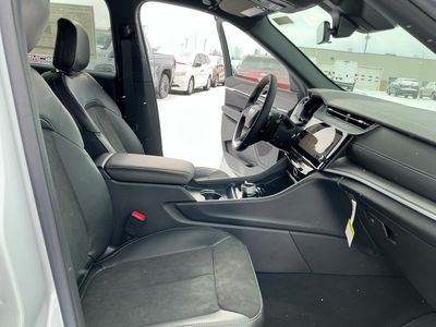 2026 Jeep Grand Cherokee — photo 15 view