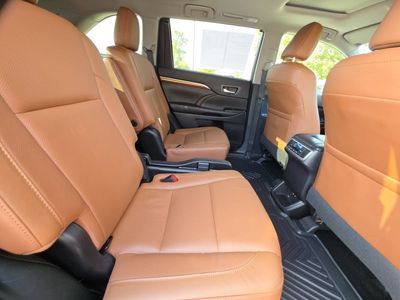 2019 Toyota Highlander - Photo 11