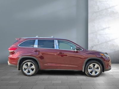 2019 Toyota Highlander - Photo 3