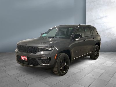 2025 Jeep Grand Cherokee — side profile view