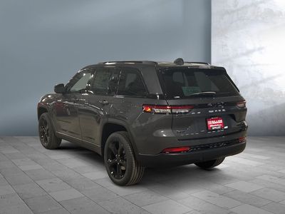 2025 Jeep Grand Cherokee — interior view