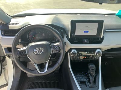 2023 Toyota RAV4 — photo 11 view