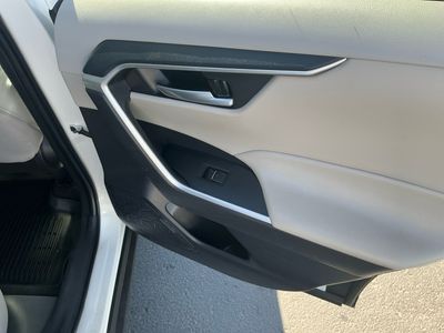 2023 Toyota RAV4 — photo 7 view