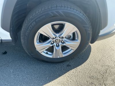 2023 Toyota RAV4 — photo 9 view