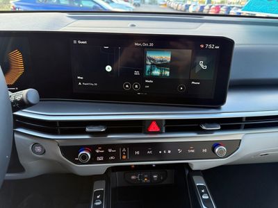 2026 Kia Sorento — photo 8 view