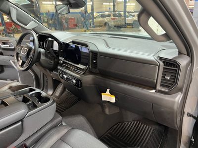 2024 GMC Sierra 1500 — photo 13 view