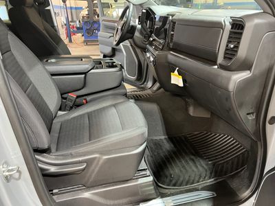 2024 GMC Sierra 1500 — photo 8 view