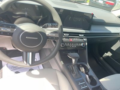 2025 Hyundai Sonata - Photo 11