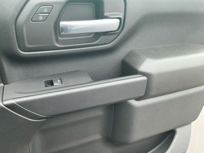 2025 GMC Sierra 2500HD — photo 12 view