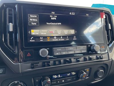 2026 Nissan Frontier — photo 8 view