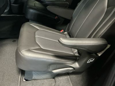2026 Chrysler Pacifica — photo 13 view