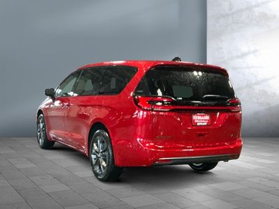 2026 Chrysler Pacifica — detail view