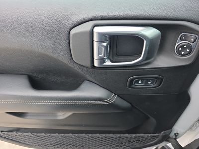 2020 Jeep Wrangler Unlimited — photo 12 view