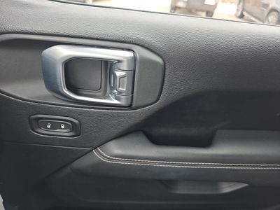 2020 Jeep Wrangler Unlimited — photo 8 view