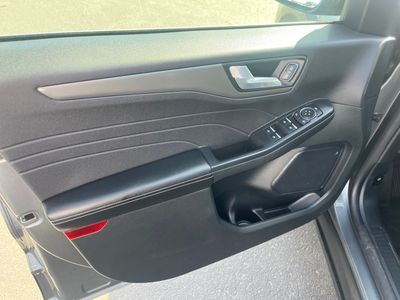 2025 Ford Escape — photo 13 view