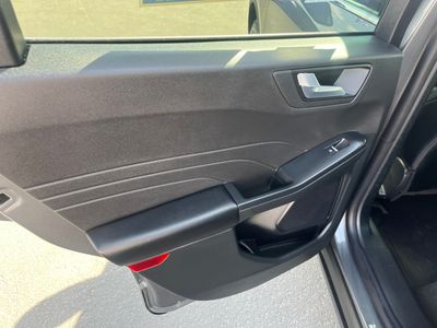 2025 Ford Escape — photo 15 view
