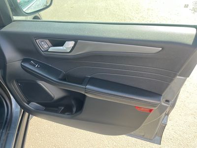 2025 Ford Escape — photo 9 view