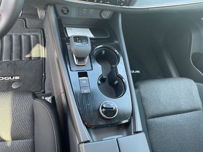 2026 Nissan Rogue — photo 13 view