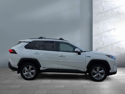 2020 Toyota RAV4 — detail view