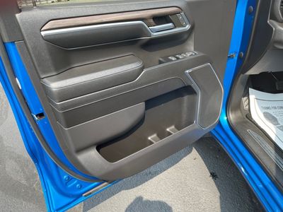2022 Chevrolet Silverado 1500 — photo 12 view