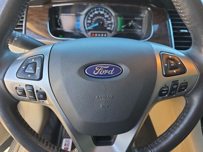 2019 Ford Taurus - Photo 6