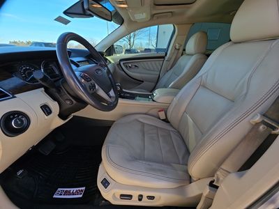 2019 Ford Taurus - Photo 9