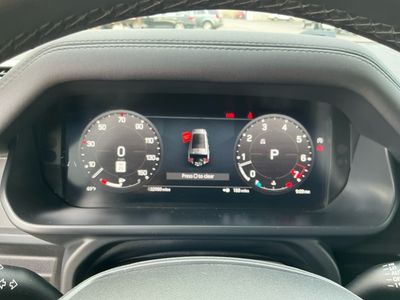 2024 Land Rover Defender — photo 15 view