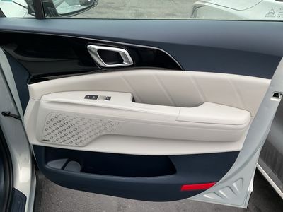 2026 Kia Carnival Hybrid - Photo 11