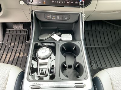 2026 Kia Carnival Hybrid - Photo 13