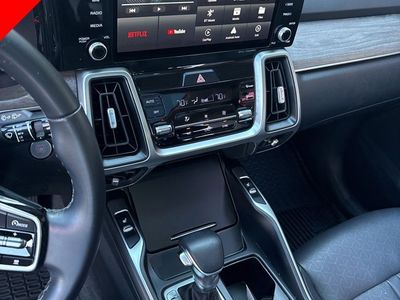 2022 Kia Sorento EX — interior view
