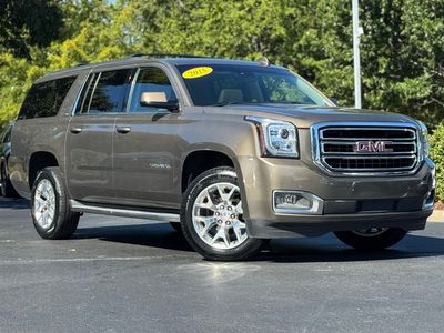 2015 GMC Yukon XL SLT 1500 — front three-quarter view