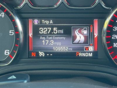 2015 GMC Yukon XL SLT 1500 — detail view