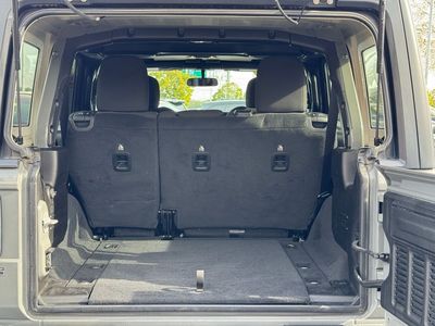 2019 Jeep Wrangler Unlimited Sahara — photo 15 view