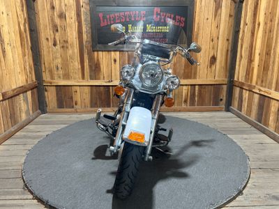 2009 Harley-Davidson FLSTC Heritage Softail Classic - Photo 2
