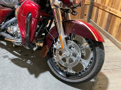 2005 Harley-Davidson FLHTCSE2 Screamin' Eagle Electra Glide 2 - Photo 3