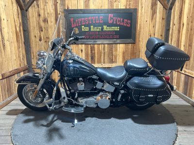 2006 Harley-Davidson Heritage Softail Classic — rear three-quarter view