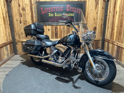 2006 Harley-Davidson Heritage Softail Classic — interior view