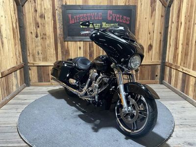 2018 Harley-Davidson Street Glide - Photo 4