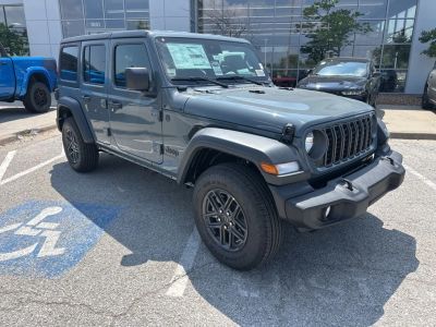2025 Jeep Wrangler - Photo 2