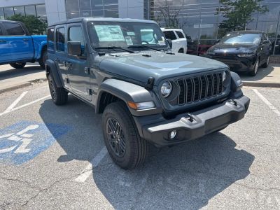 2025 Jeep Wrangler - Photo 3