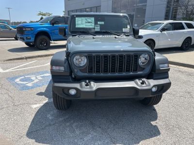 2025 Jeep Wrangler - Photo 8