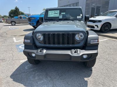 2025 Jeep Wrangler - Photo 9